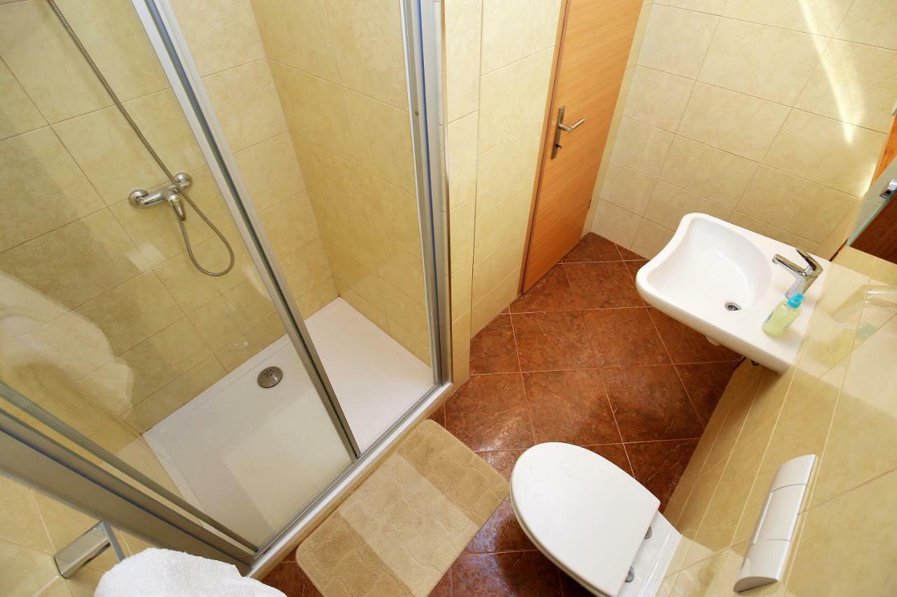 Apartma Julijana *