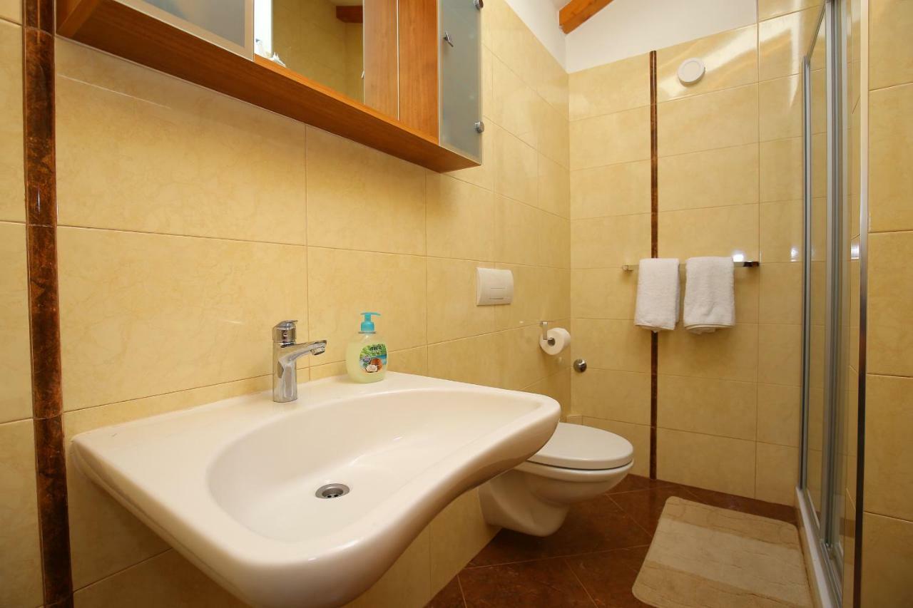 Apartma Julijana *